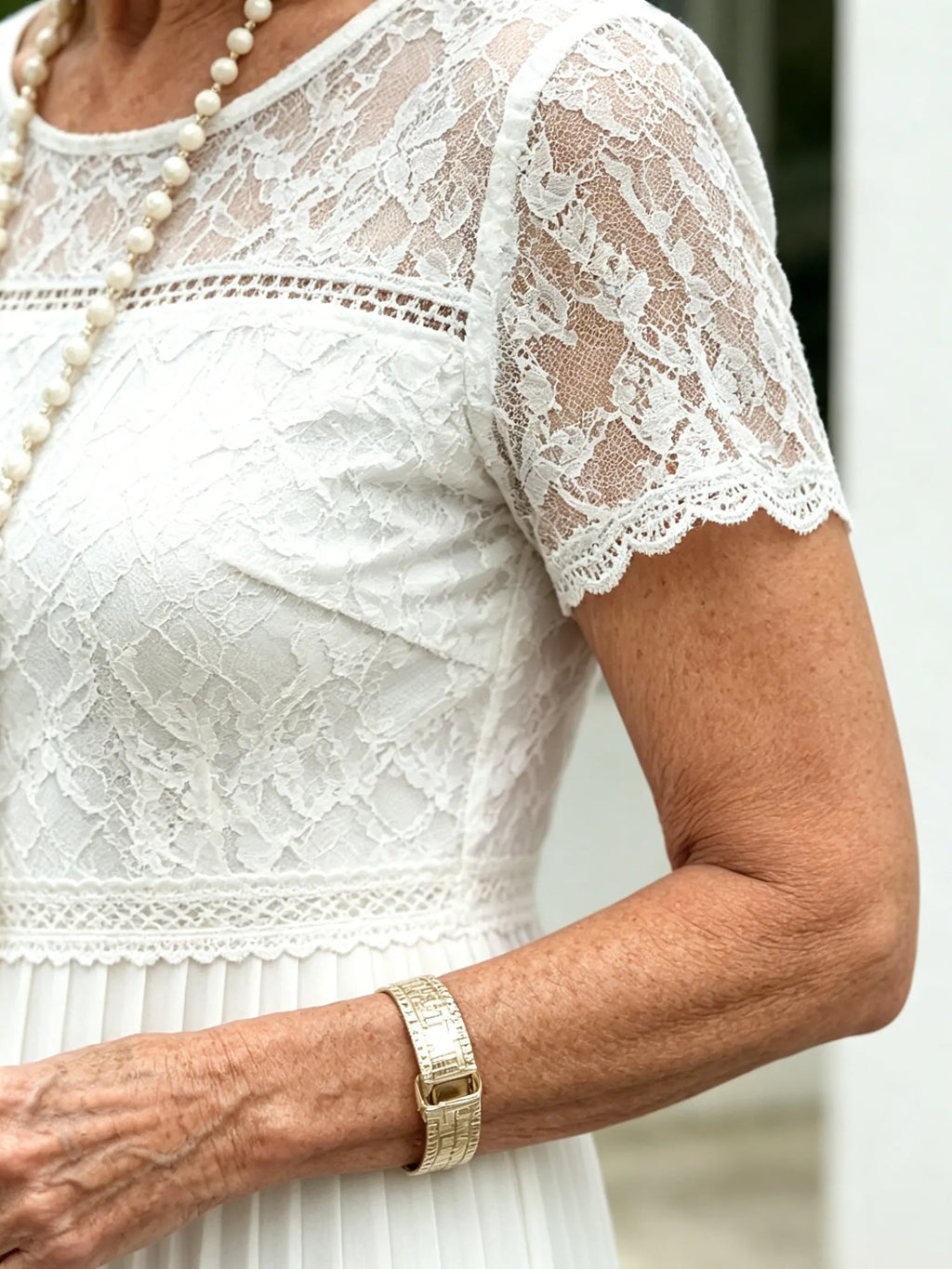 White Lace Pleated Midi Dress, Ruffle Short Sleeve Round Neck Spliced Elegant Dress for Mature Women