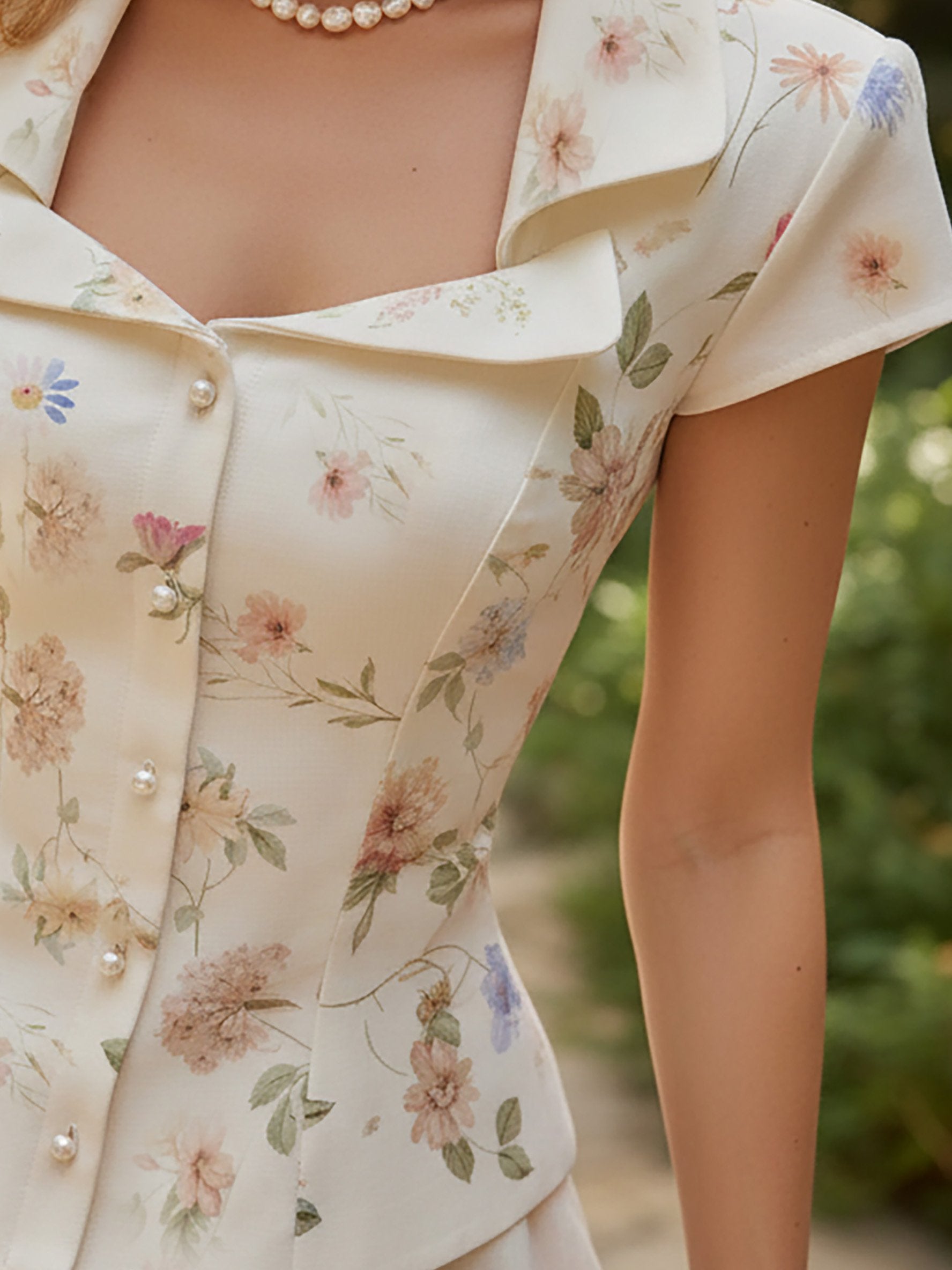 Linen Shirt, Short Sleeves, Shawl Collar, Floral, Button Design, Vintage, Creme light