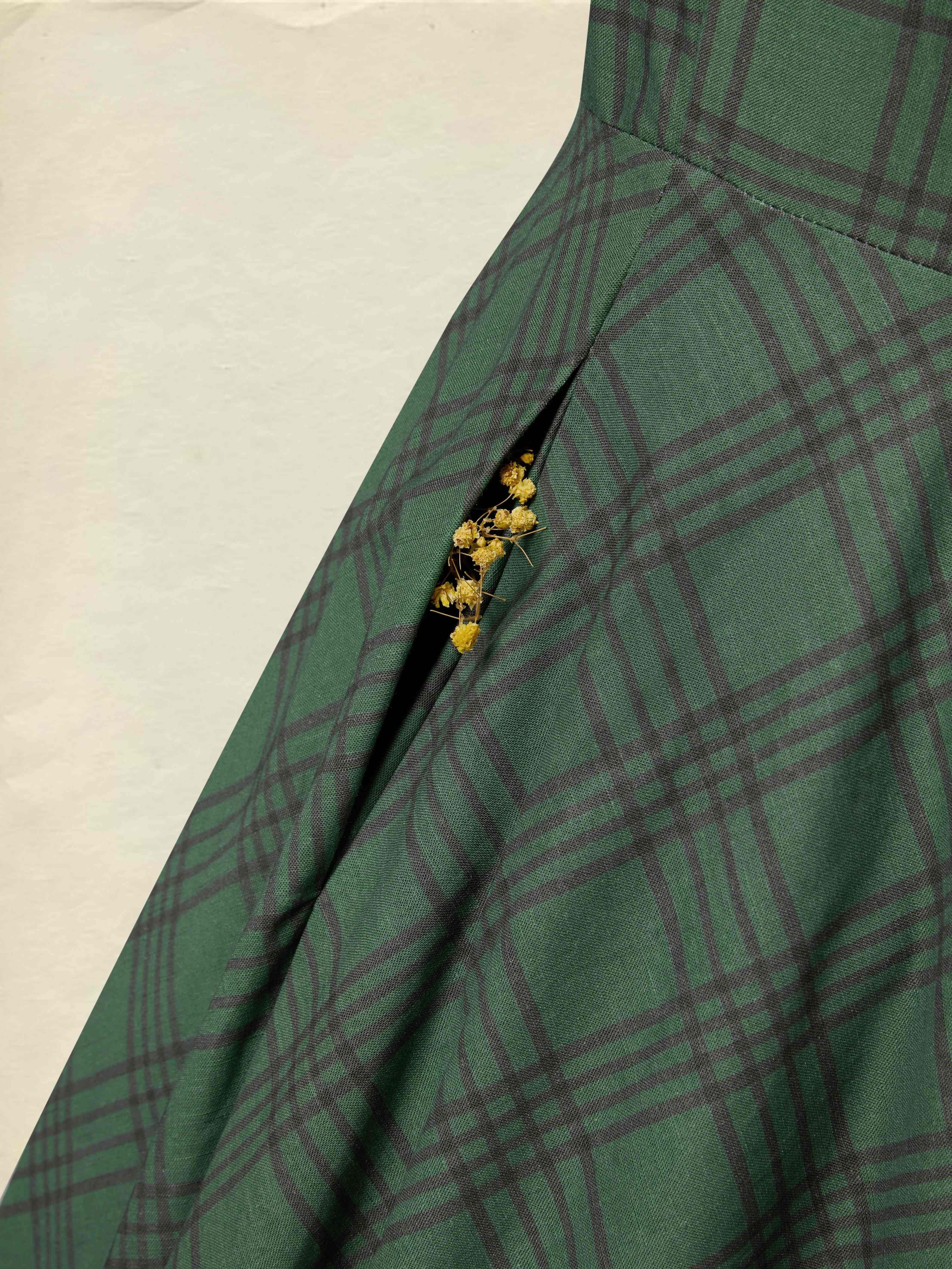 Maxi Linen Dress, Long Sleeves, V Neck, Plaid, Lace, Vintage, Deep Green