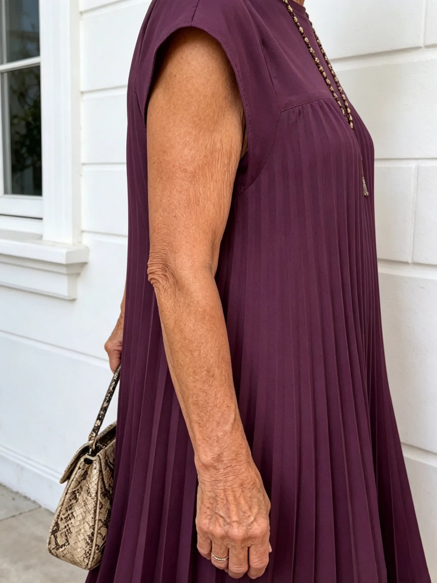 Elastic Dress Women's Elegant Fashion Crew Neck Sleeveless Pleated Long Dress
